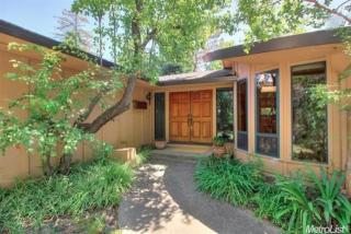 2210 Shelfield Dr, Carmichael, CA 95608-5518