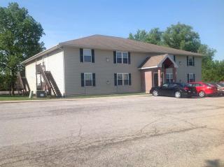 964 School St, Beverly Manor, IL 61571-3373