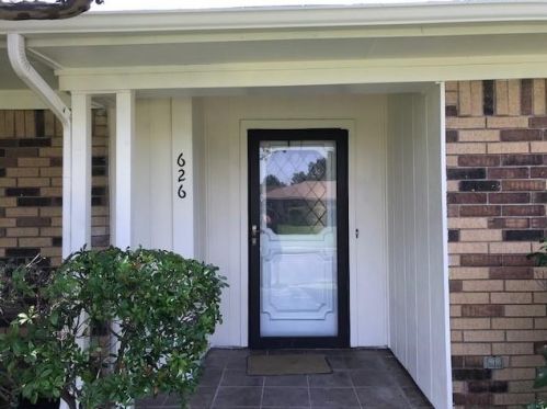 626 Reinosa Dr, Garland TX  75043-5130 exterior