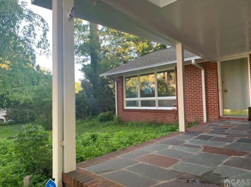 53 Bryant Ave, Metuchen, NJ 08840-1054