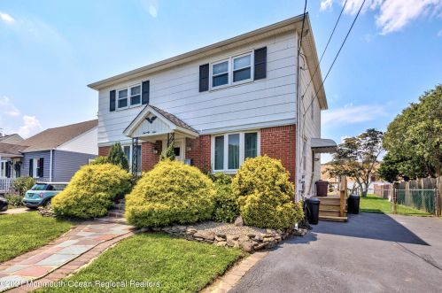 79 John St, Tinton Falls, NJ 07701-2337