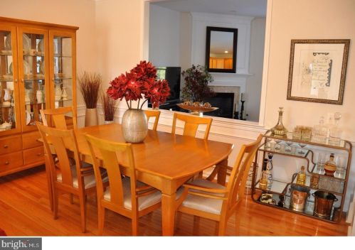 53 Trewbridge Ct, Princeton NJ  08540-7738 exterior