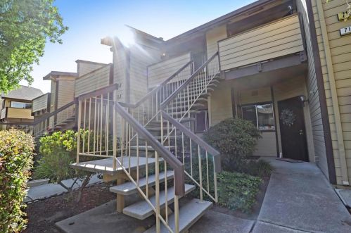 732 Sterling Dr, San Leandro CA 94578-4172 exterior