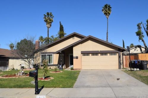 2825 Sonoma Dr, Riverside CA  92504-4318 exterior