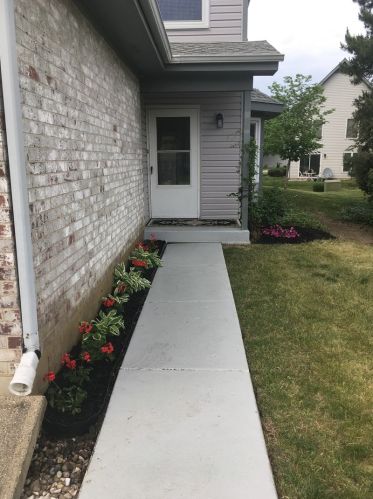 1499 Hazelwood Ct, Gurnee, IL 60031-6354