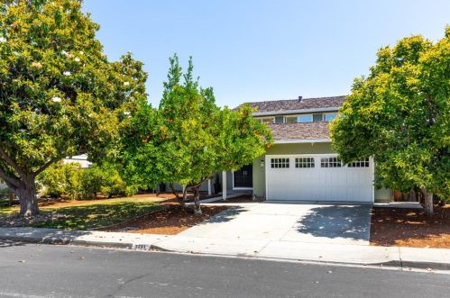 2711 Preston Dr, Mountain View, CA 94040-4463