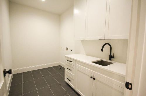 1509 El Campo Dr, Dallas TX  75218-3523 exterior