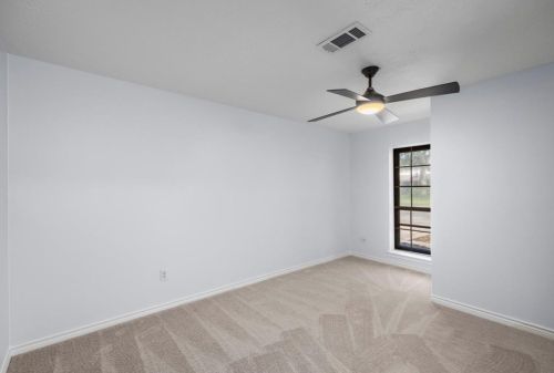 1833 Capri Ln, Taylor Lake Village TX  77586-2928 exterior