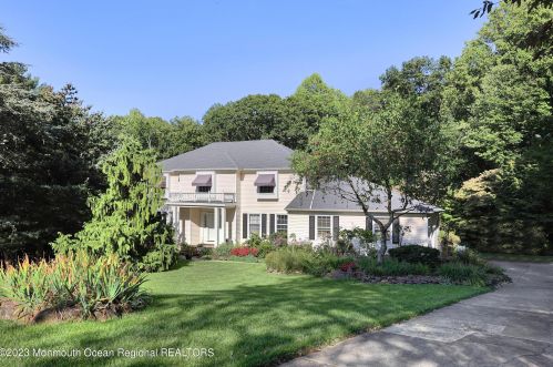 3 Longview Ct, Leonardo, NJ 07737-1819