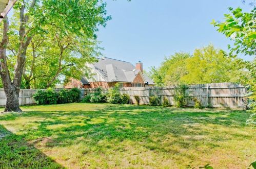 832 Mustang Dr, Fort Worth TX  76179-2043 exterior