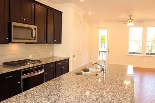 6536 Beacon Dr, Atlanta GA  30328-4204 exterior