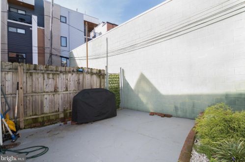 626 4th St, Philadelphia PA  19147-1525 exterior