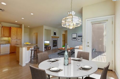 241 Mallard Dr, Grass Valley, CA 95945-5745