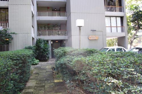 1521 Punahou St, Honolulu HI  96822-4671 exterior
