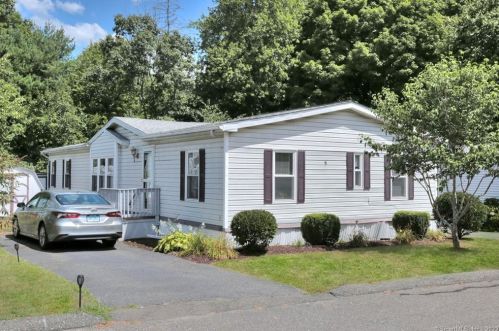 15 Woodland Park, Huntington, CT 06484-5344