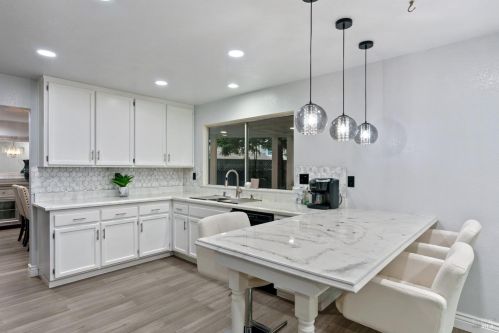 1068 Matthew Ct, Windsor CA  95492-8778 exterior