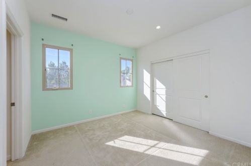 48 Twin Gables, Irvine CA  92620-3506 exterior