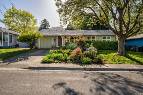 832 Alice Ave, Ukiah, CA 95482-5661