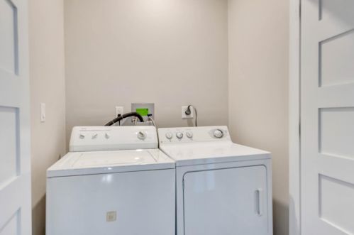 1912 Delaware Ave, Cincinnati OH  45212-3621 exterior