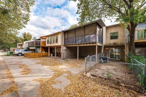 703 Shady Grv Rd, Irving TX  75060-6119 exterior