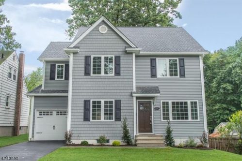 2 Vail St, Nutley, NJ 07110-1733