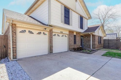 2909 Forest Creek Dr, Fort Worth TX  76123-1075 exterior