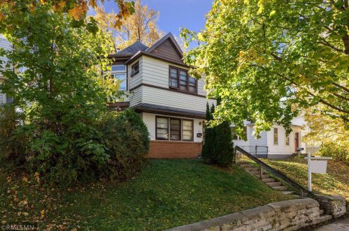 822 Edmund Ave, Saint Paul, MN 55104-2578