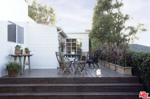 1410 Stanford Dr, Glendale CA  91205-3615 exterior