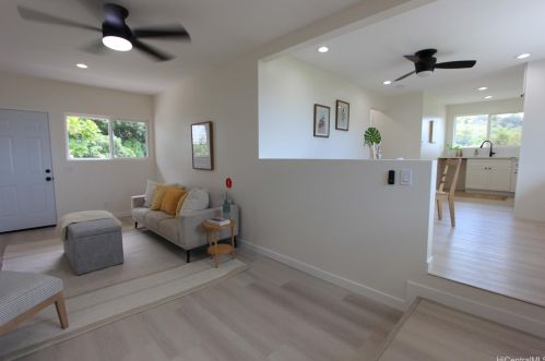 2485 Booth Rd, Honolulu HI  96813-1362 exterior