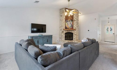 3904 Beaconsdale Dr, Austin TX  78727-2956 exterior