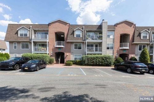800 River Rd, Edgewater, NJ 07020-7237