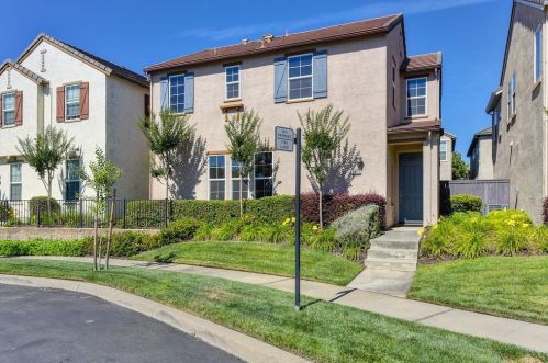 9038 Crescenda Ln, Citrus Heights, CA 95662-4208