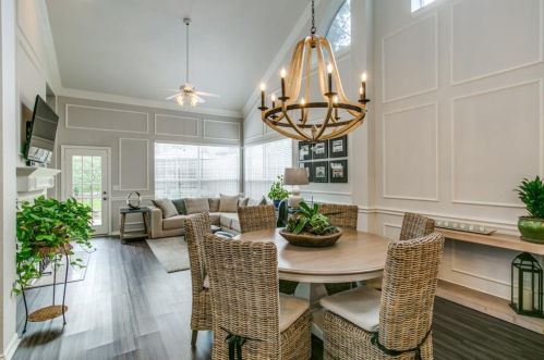 3827 Azure Ln, Addison TX 75001-3105 exterior