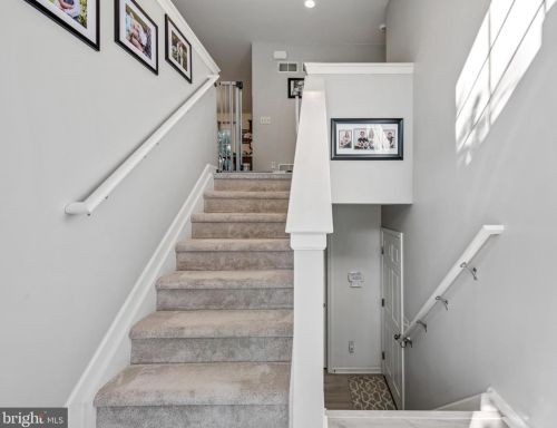 319 Devon Dr, Lancaster PA  17603-4609 exterior