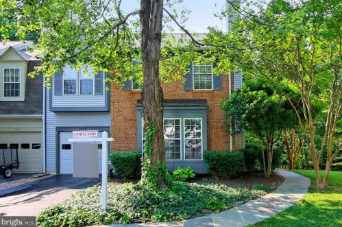 7959 Gambrill Ct, Springfield, VA 22153-2256