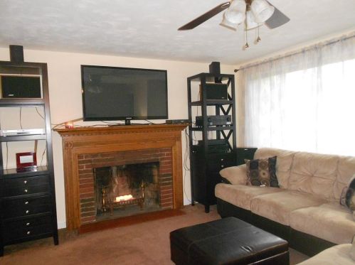 217 Wethersfield Dr, Warwick, RI 02886-7929