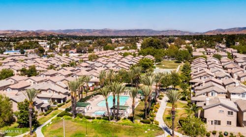 1843 Amberleaf Ln, Simi Valley CA  93065-7435 exterior