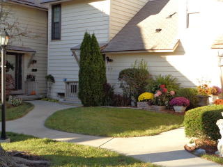 613 Whitney Ct, Gurnee, IL 60031-3825