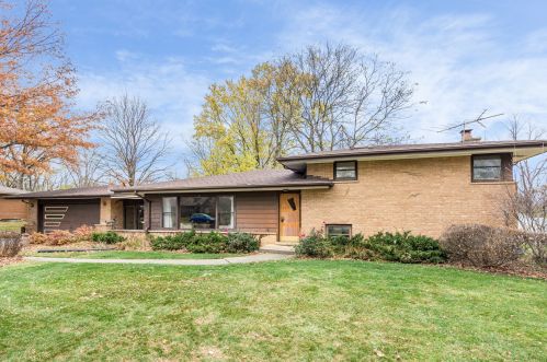 206 Viola Ln, Wheeling, IL 60070-1237