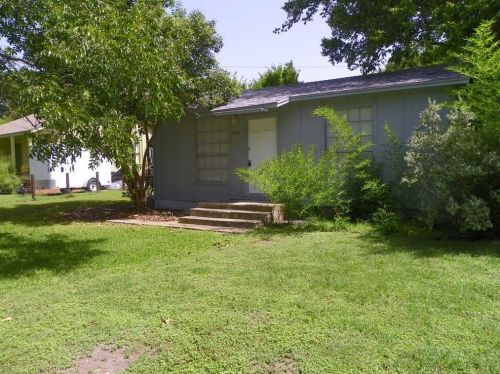 502 Brentwood St, Austin TX  78752-4104 exterior