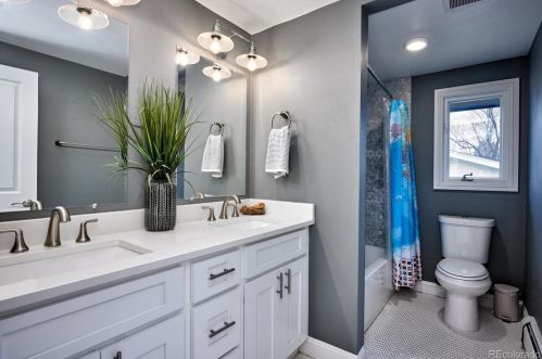 5564 Mansfield Ave, Denver CO  80237-1064 exterior
