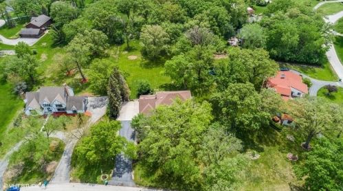70 Horseshoe Ln, Lemont IL  60439-9118 exterior