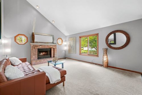 1445 Shaman Dr, Lemont IL  60490-5572 exterior