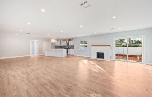 7960 Amestoy Ave, Van Nuys CA  91406-1603 exterior
