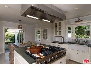 369 23rd St, Santa Monica CA  90402-2513 exterior