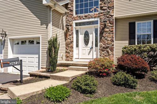 26 Trenton Ave, Trenton, NJ 08619-1923