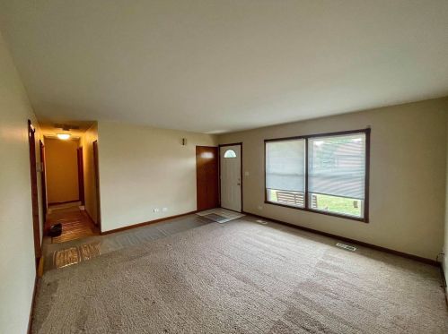 324 Lakeside Dr, Lemont IL  60440-2580 exterior