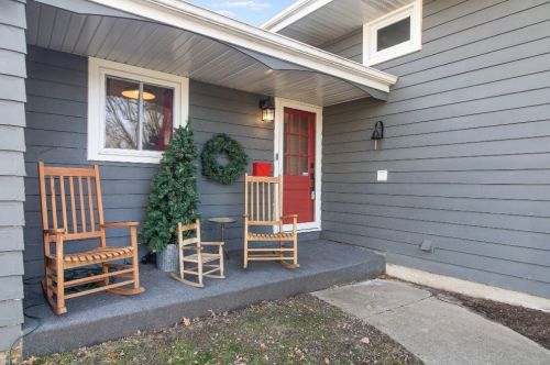 810 Tulip Ln, Naperville, IL 60540-7333