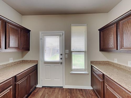 1917 Belshire Ct, Fort Worth TX  76140-5173 exterior