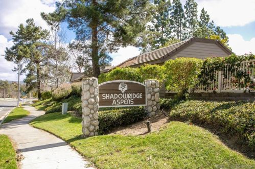 1059 Shadowridge Dr, Vista CA  92081-9044 exterior